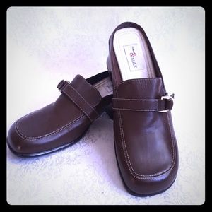 Retro Madison & Max Leather Slides